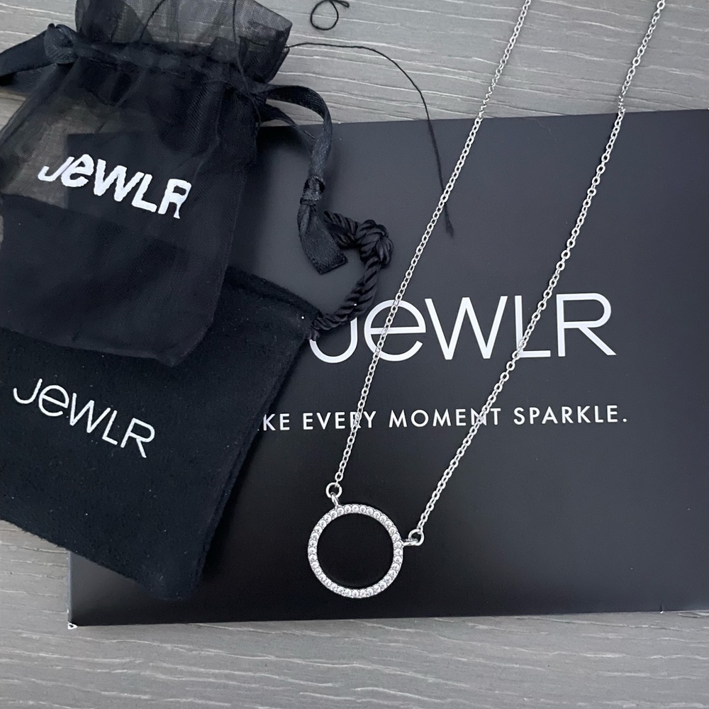 Jewlr necklace